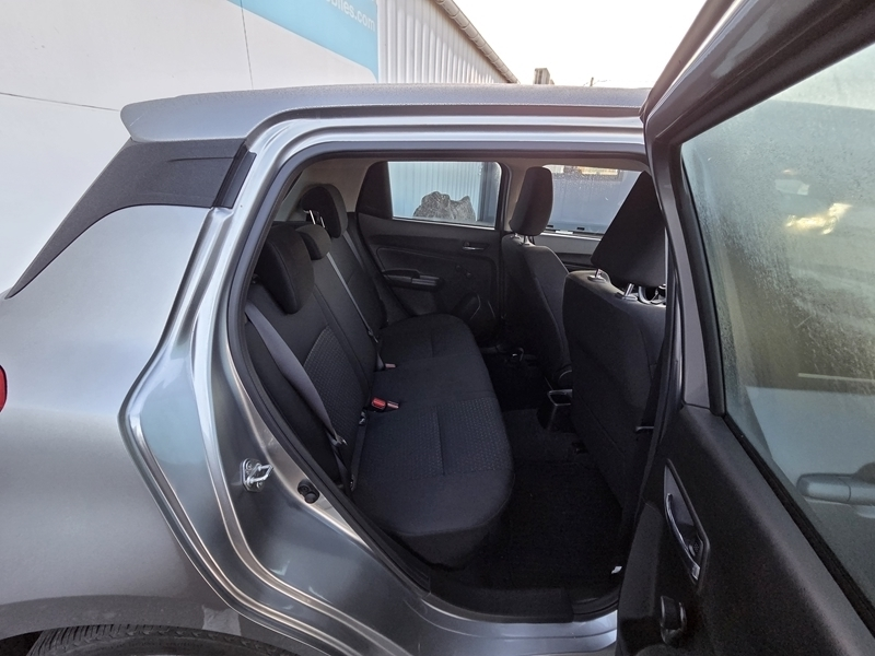 Photo 15 - Suzuki SWift