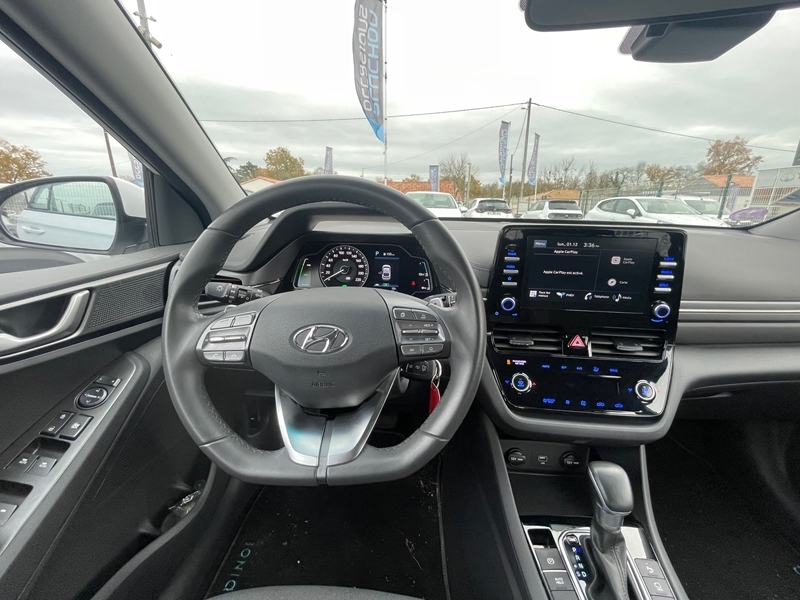 Photo 2 - Hyundai Ioniq