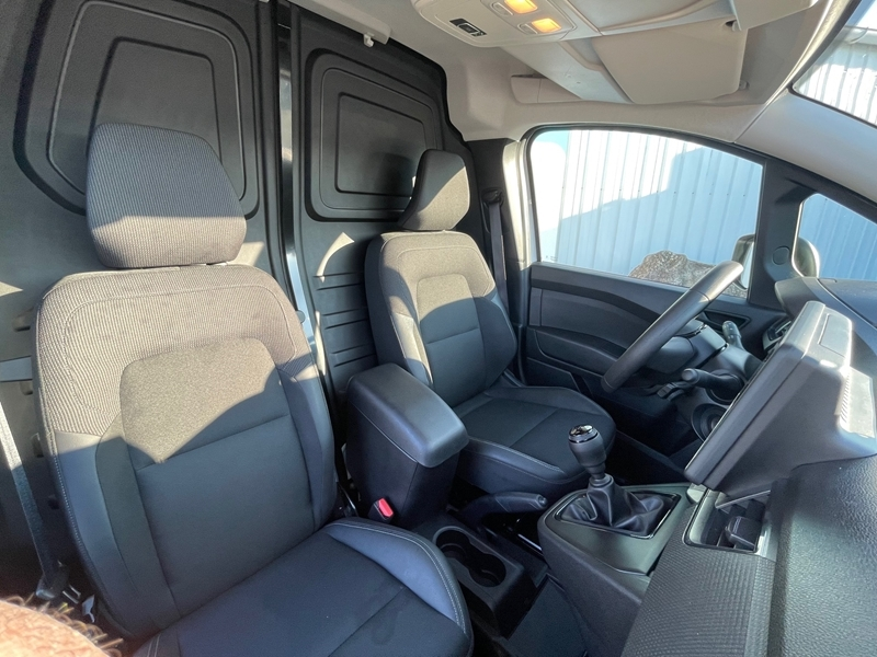 Photo 10 - Renault Kangoo Van