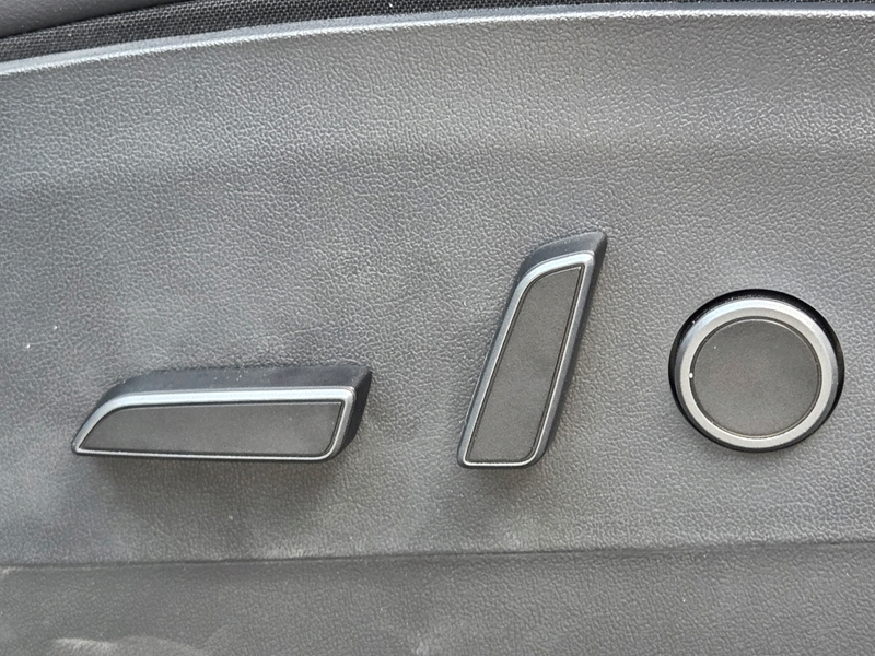 Photo 6 - Tesla Model Y