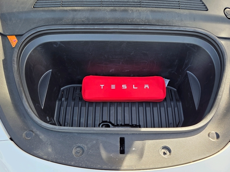 Photo 15 - Tesla Model Y