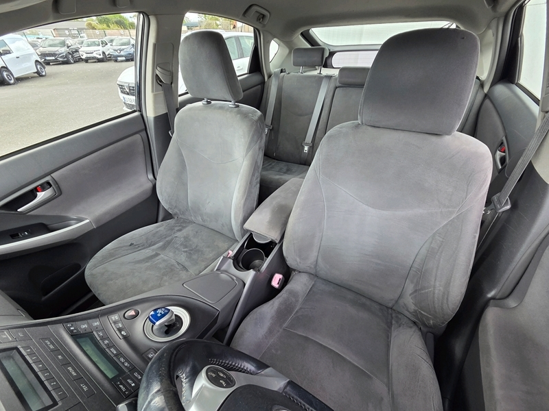 Photo 4 - Toyota Prius