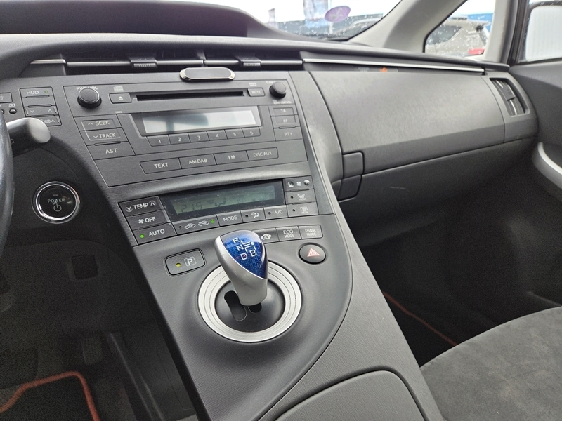 Photo 8 - Toyota Prius