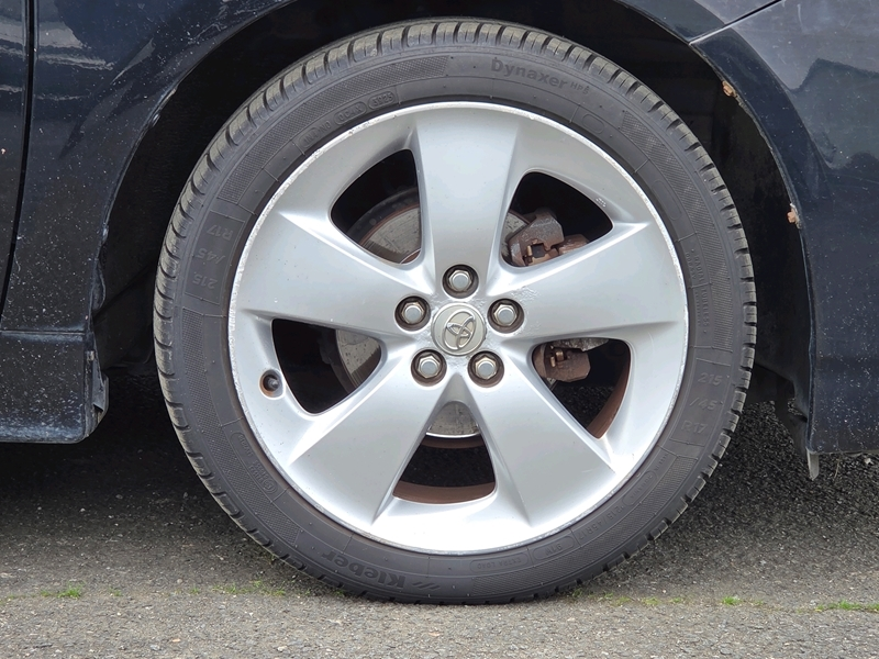 Photo 16 - Toyota Prius