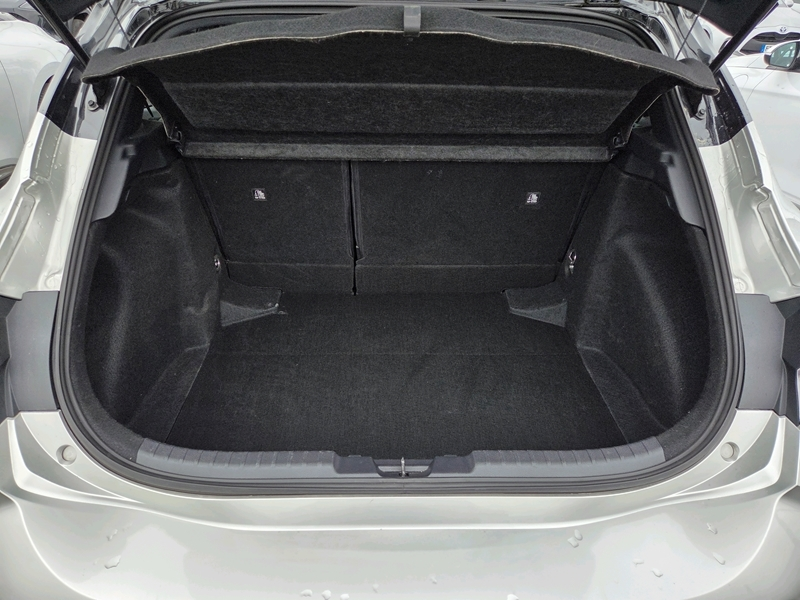 Photo 17 - Toyota Corolla