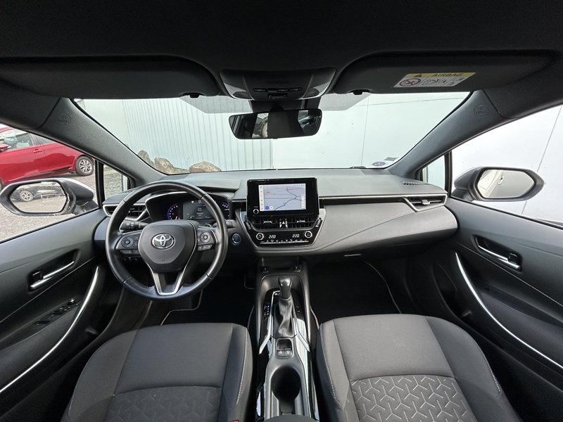 Photo 2 - Toyota Corolla Touring Spt