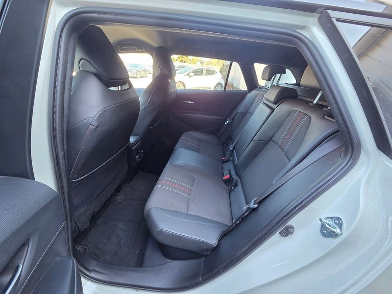 Photo 15 - Toyota Corolla Touring Spt