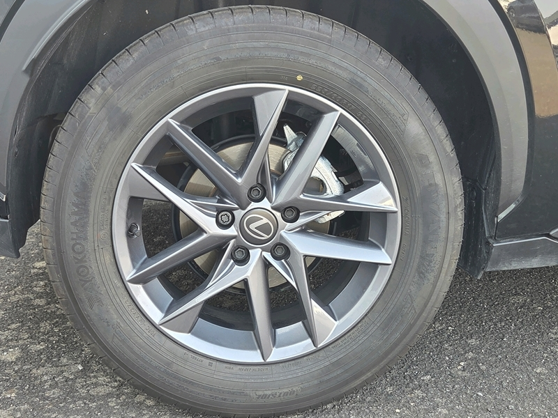 Photo 20 - Lexus Lbx