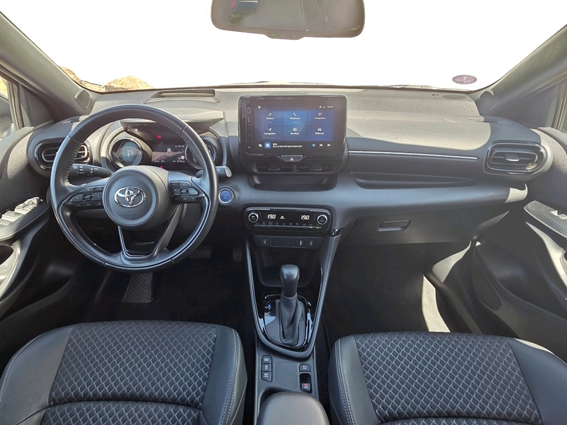 Toyota
                    Yaris