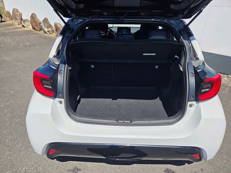 Photo 17 - Toyota Yaris