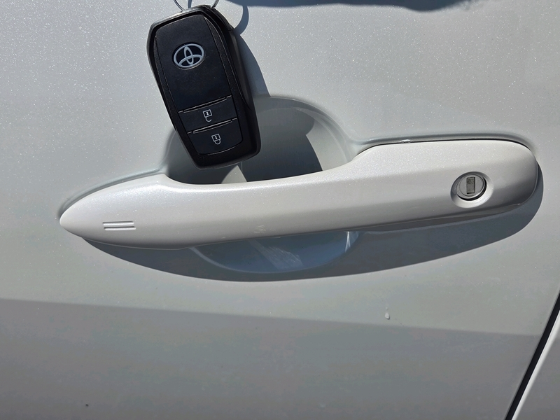 Photo 18 - Toyota Yaris