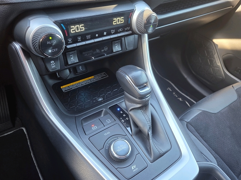 Photo 13 - Toyota RAV4