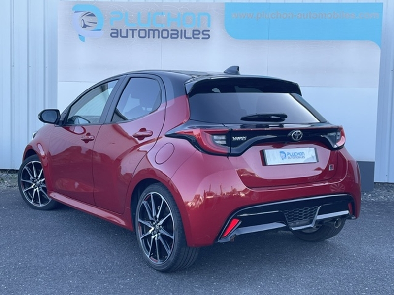 Toyota
                    Yaris
