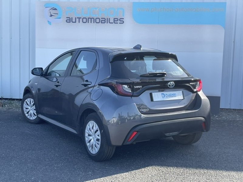 Toyota
                    Yaris