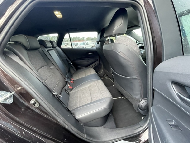 Photo 9 - Toyota Corolla Touring Spt