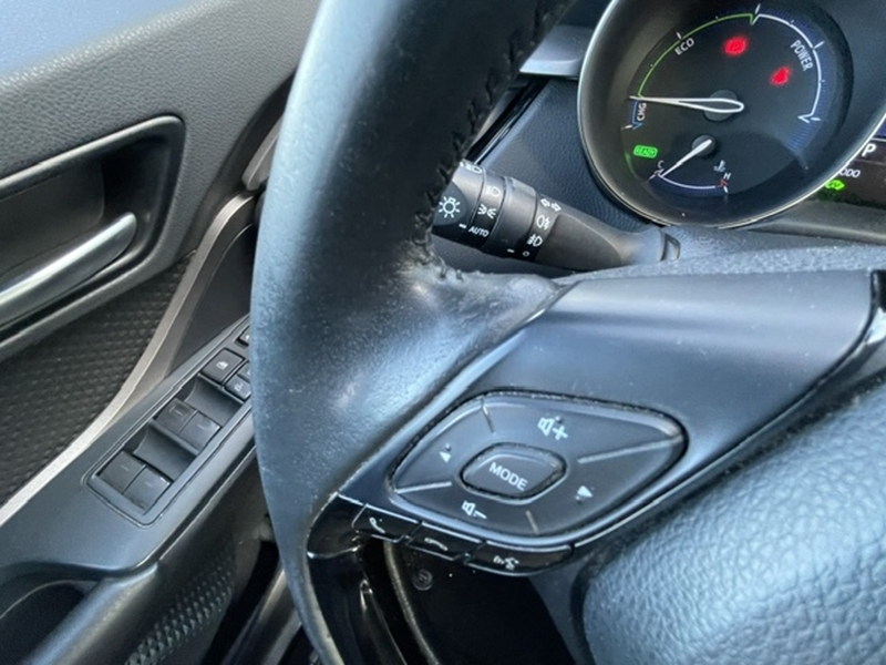 Photo 10 - Toyota C-HR