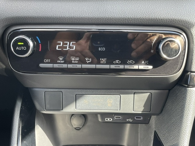 Photo 12 - Toyota Yaris