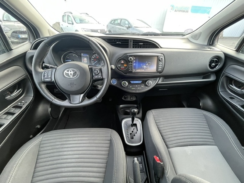 Photo 2 - Toyota Yaris