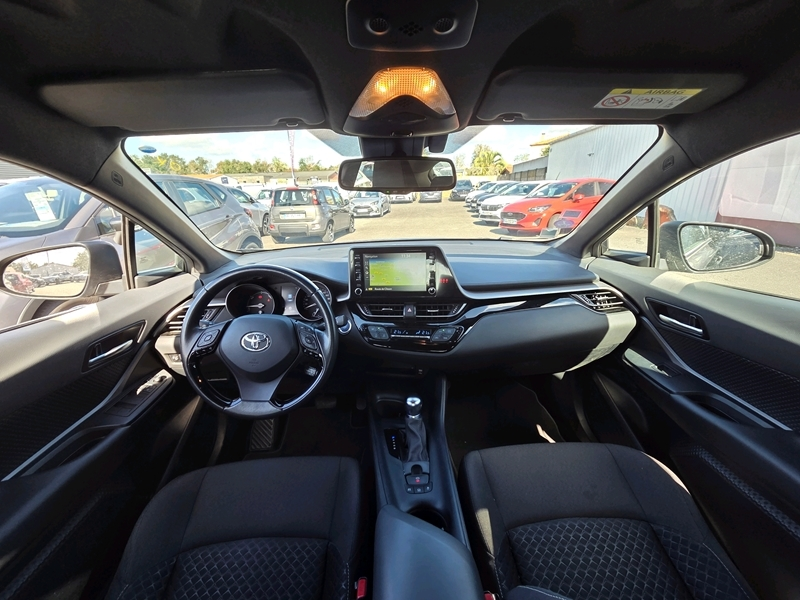 Photo 2 - Toyota C-HR