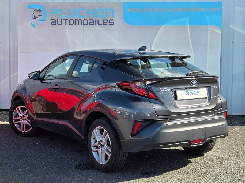 Photo 3 - Toyota C-HR