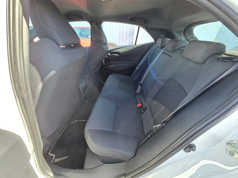 Photo 10 - Toyota Corolla