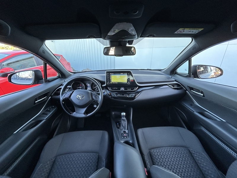 Photo 2 - Toyota C-HR