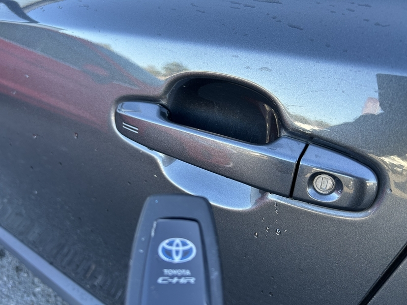 Photo 7 - Toyota C-HR