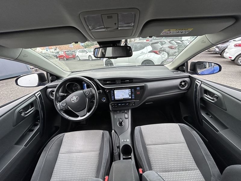 Photo 2 - Toyota Auris