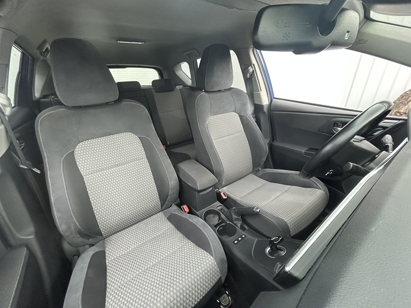 Photo 5 - Toyota Auris