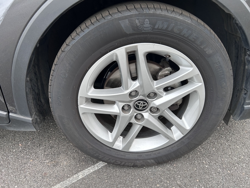 Photo 15 - Toyota C-HR