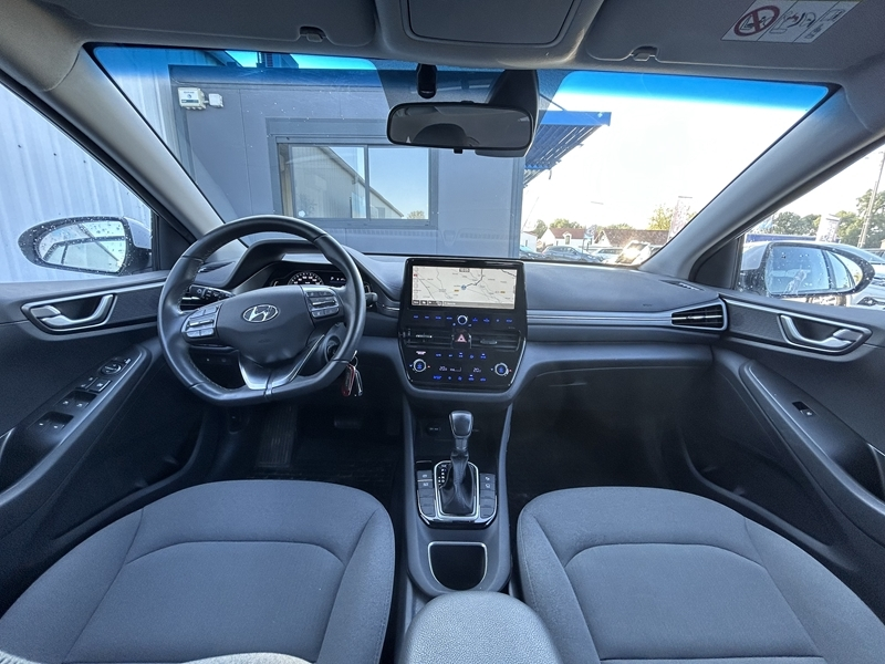 Photo 2 - Hyundai Ioniq