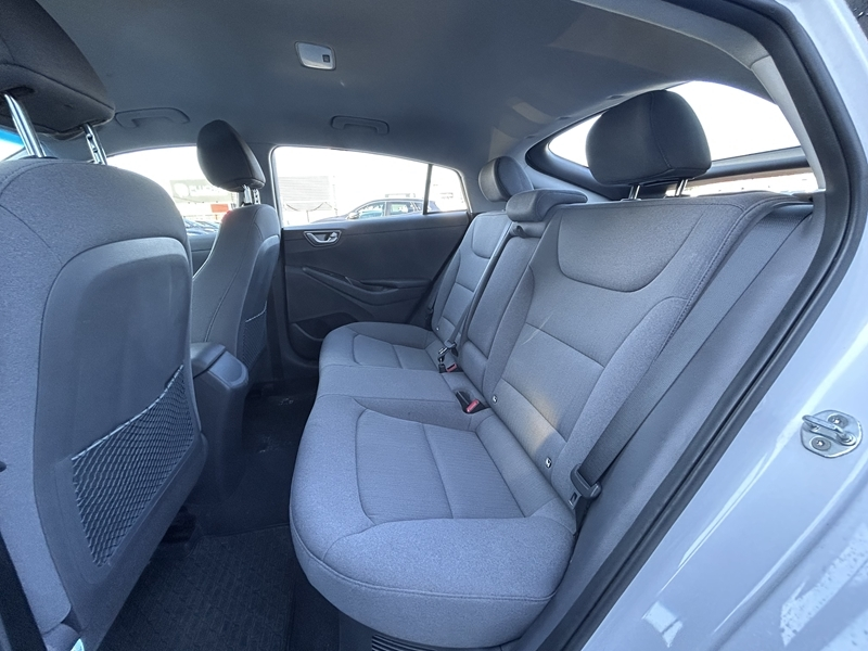 Photo 6 - Hyundai Ioniq