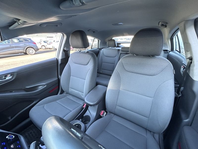 Photo 7 - Hyundai Ioniq