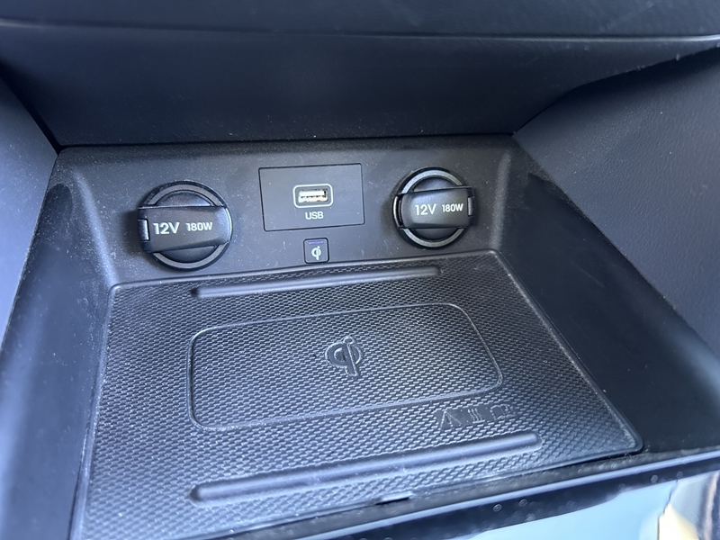 Photo 10 - Hyundai Ioniq