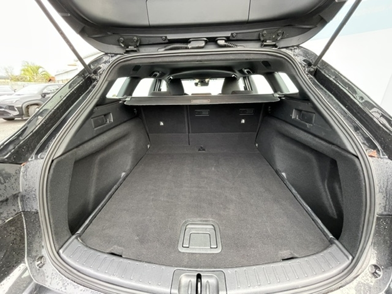 Photo 4 - Toyota Corolla Touring Spt