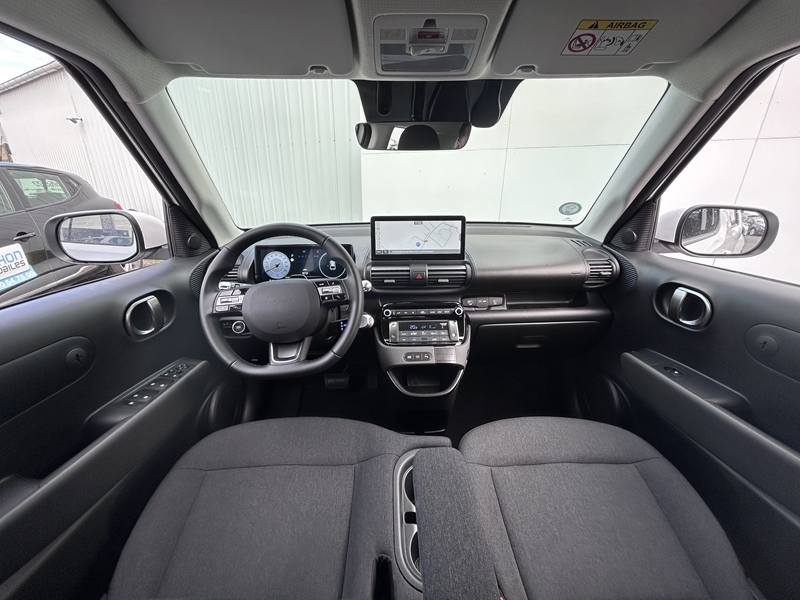 Photo 2 - Hyundai Inster