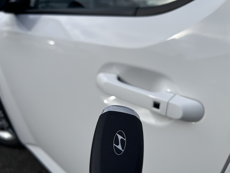 Photo 6 - Hyundai Inster