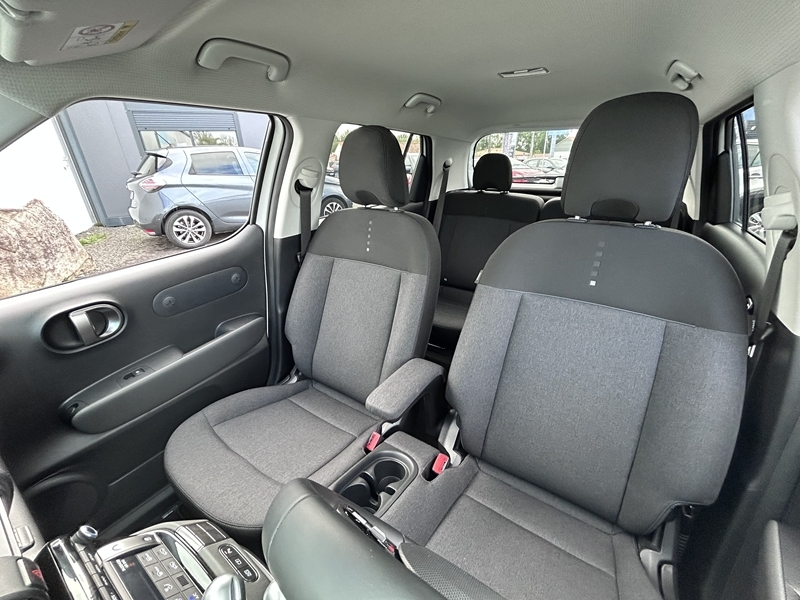 Photo 10 - Hyundai Inster