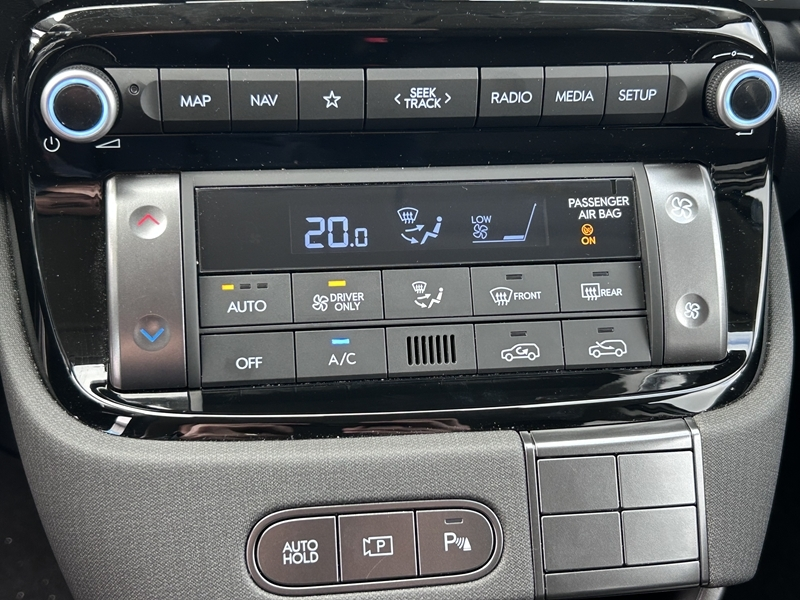 Photo 12 - Hyundai Inster