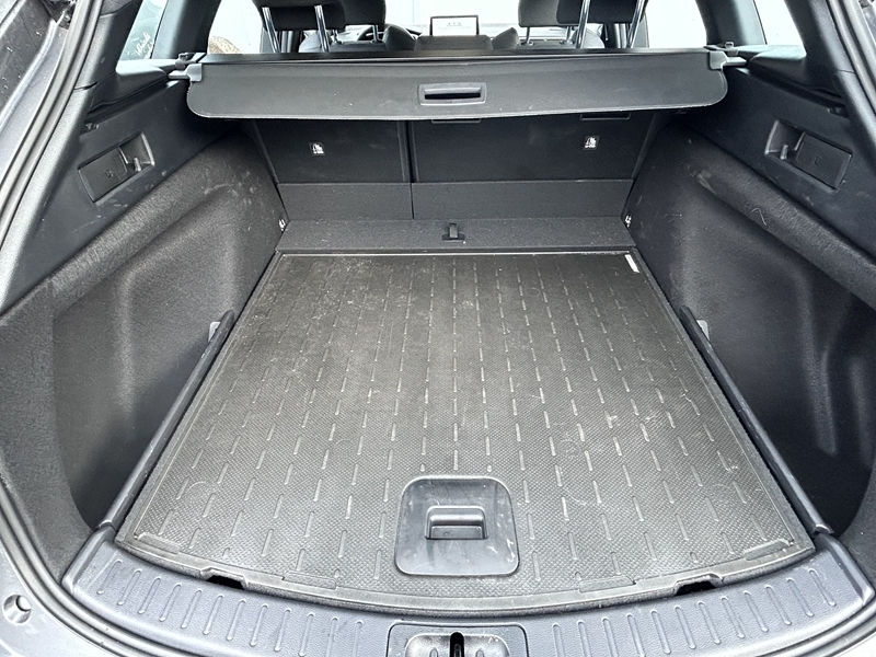 Photo 5 - Toyota Corolla Touring Spt