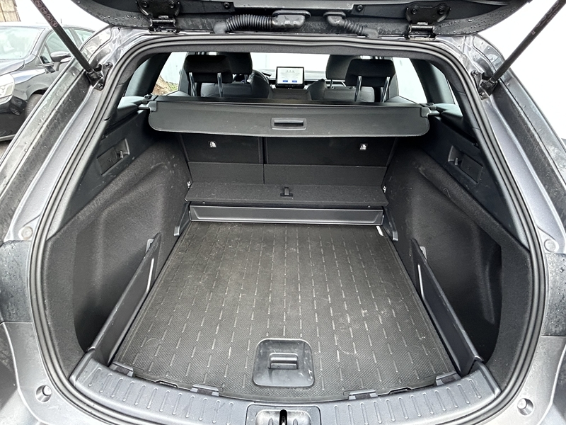 Photo 6 - Toyota Corolla Touring Spt