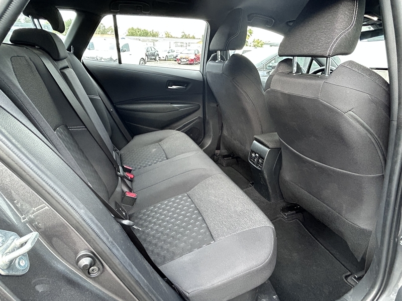 Photo 8 - Toyota Corolla Touring Spt