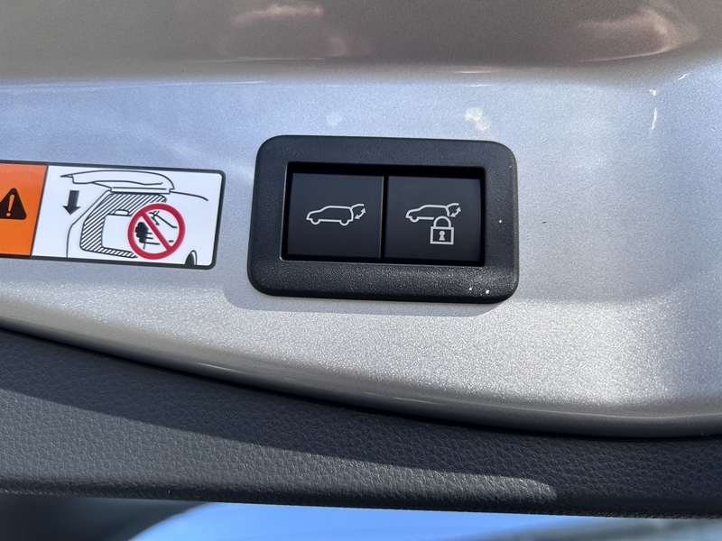 Photo 4 - Toyota C-HR