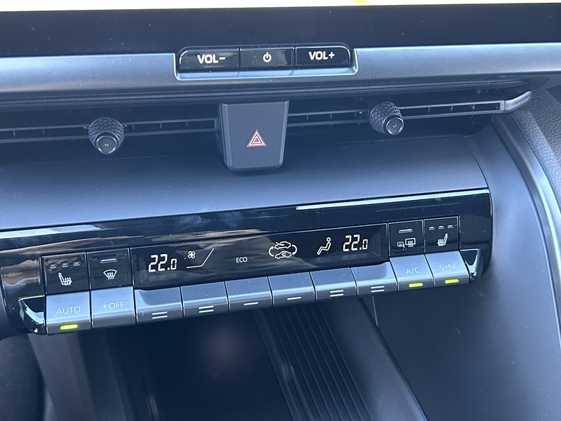 Photo 8 - Toyota C-HR