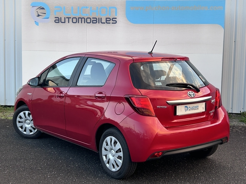 Photo 2 - Toyota Yaris