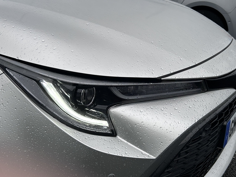 Photo 9 - Toyota Corolla Touring Spt