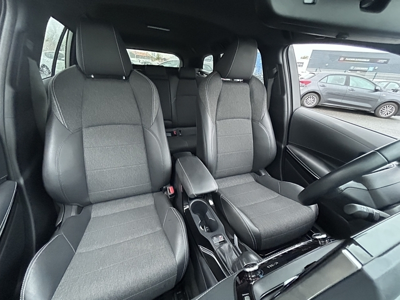 Photo 15 - Toyota Corolla Touring Spt