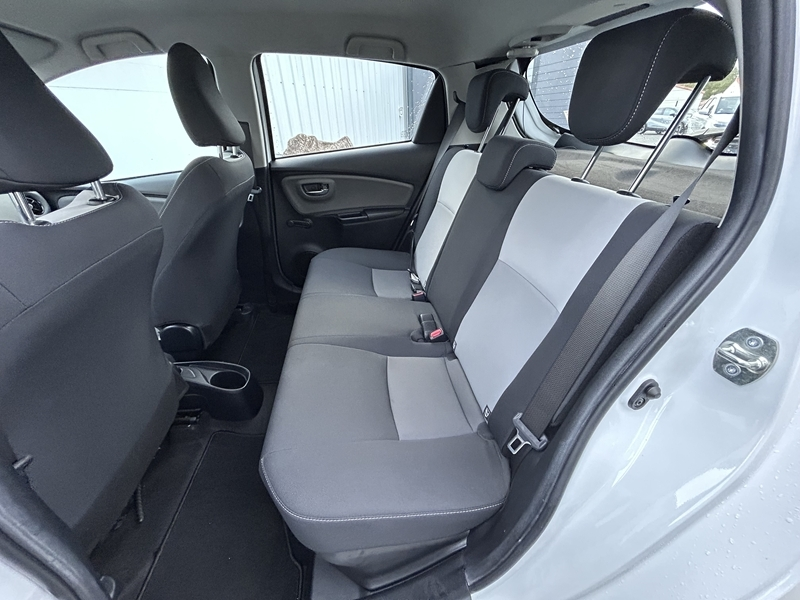 Photo 4 - Toyota Yaris