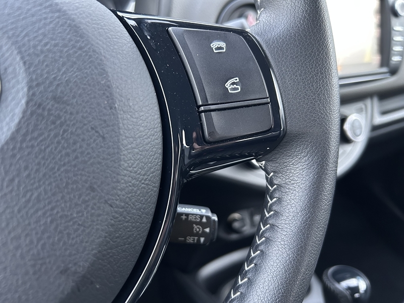 Photo 11 - Toyota Yaris