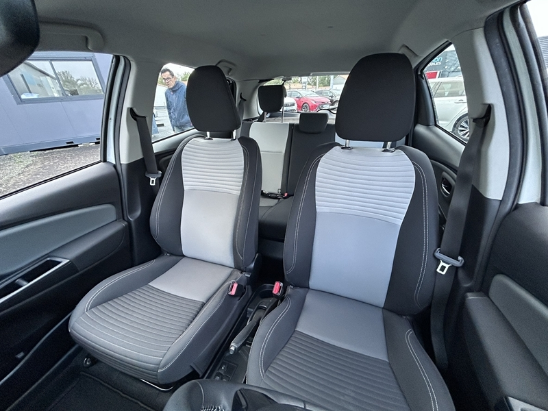 Photo 20 - Toyota Yaris